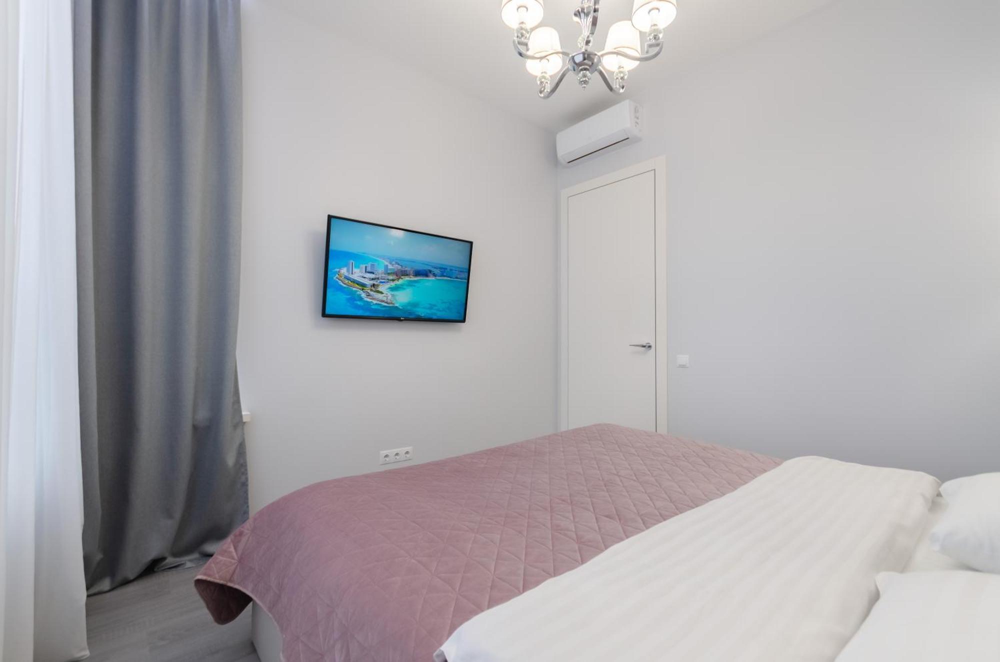 Petrovdom 408-467-471-277-377 In Central Park Cozy Apartments Киев Екстериор снимка